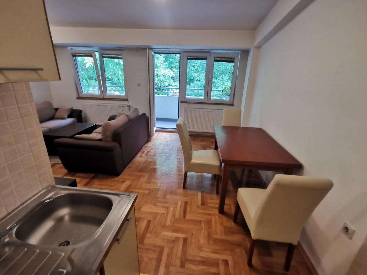 Апартаменты Zagrebska Flat Скопье Экстерьер фото